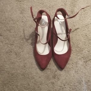 Euc ladies  bc born in California high heels